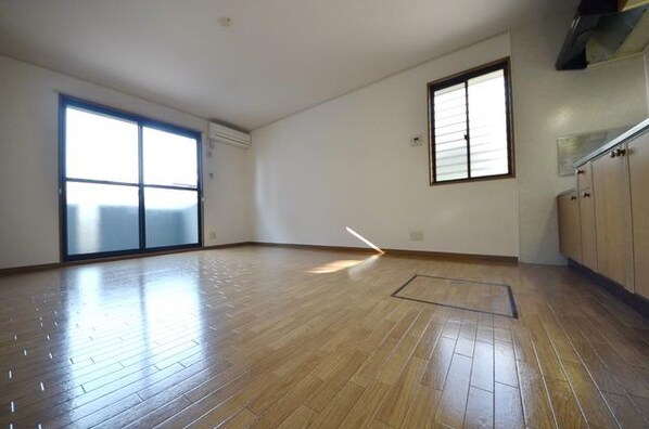 ホワイトヴュー 弐番館の物件内観写真